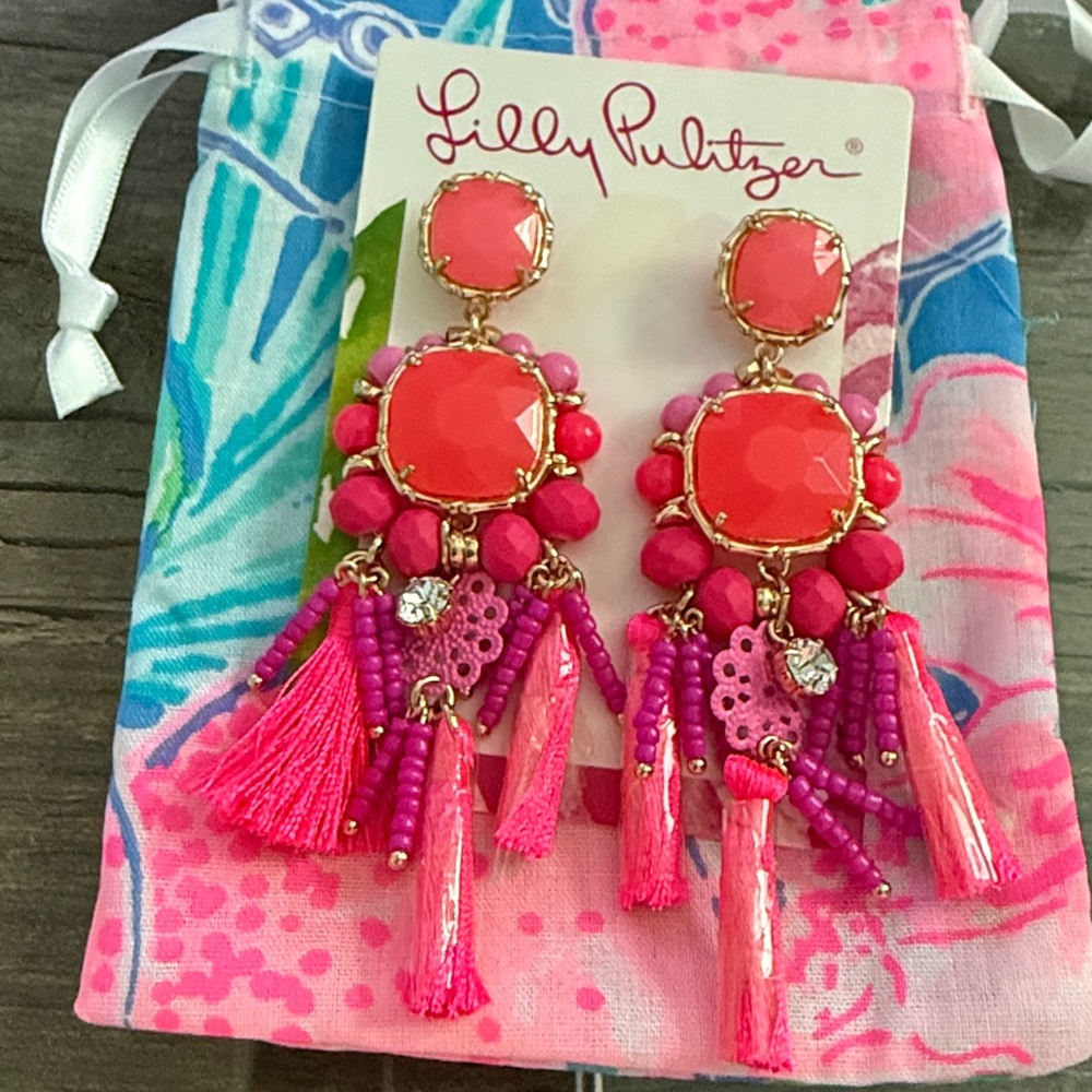 NWT Lilly Pulitzer Waterside Earrings in Kitschy Coral